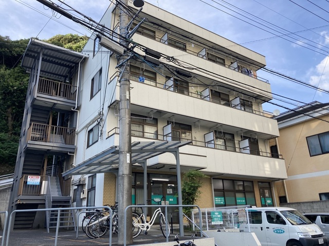 【エントランス】 | 第二日信ビル | 落ち着いたエントランスです