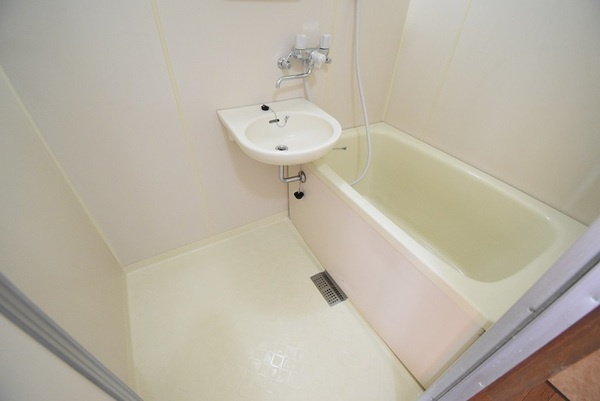 【浴室】 | 第二日信ビル | お風呂で日々の疲れを落としましょう