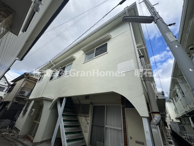 神戸市垂水区城が山５丁目のアパート