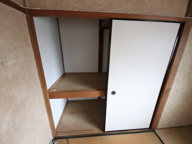 西松ヶ丘戸建の収納