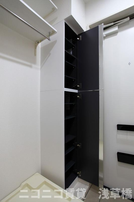 グランクオール東立石の玄関