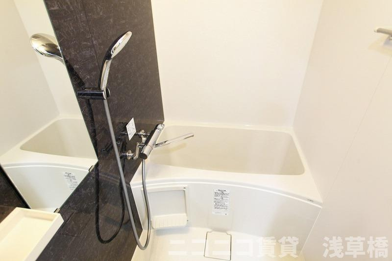 グランクオール東立石の浴室