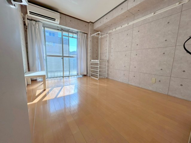 グランドコート新大阪の居間・リビング