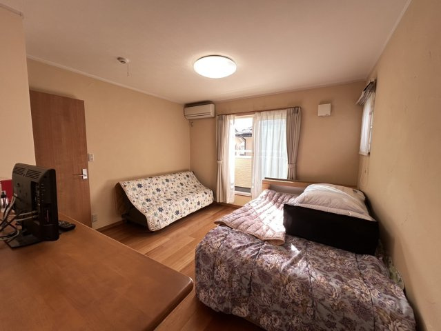 滝沢市牧野林　一戸建ての子供部屋|2階5.25帖部屋には光が差し込む天窓が付いています♪