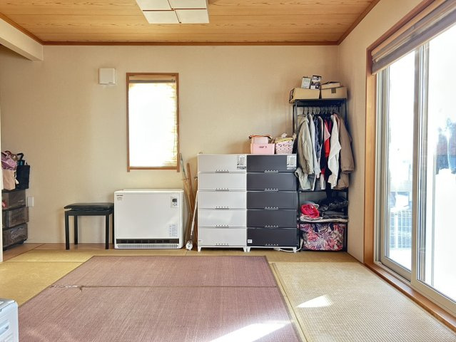 滝沢市牧野林　一戸建ての居間・リビング