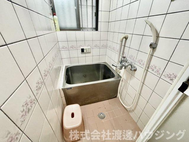 新高5丁目戸建の浴室