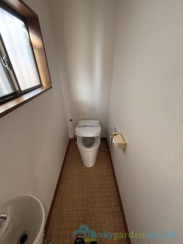 秦野市曲松1丁目　中古戸建のトイレ