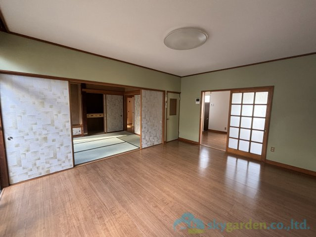 秦野市曲松1丁目　中古戸建の居間・リビング