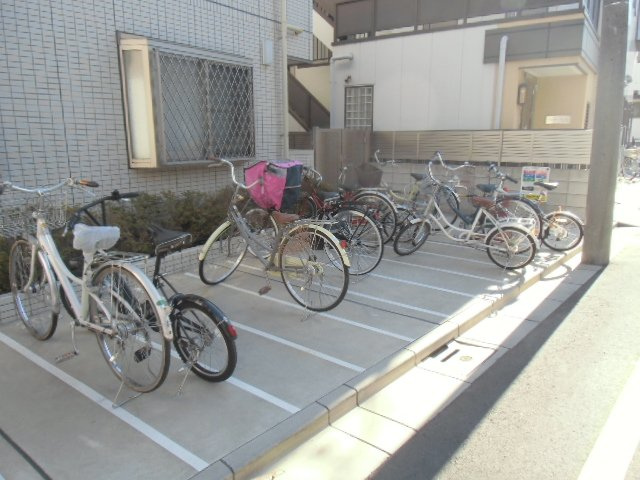 ローズガーデンのその他|駐輪スペース