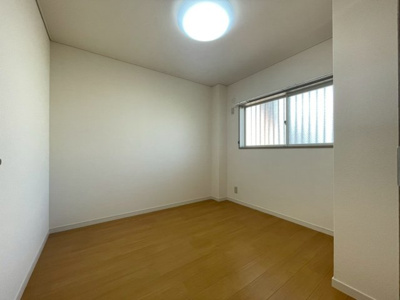 【洋室】 | ファミリーパレスＢ