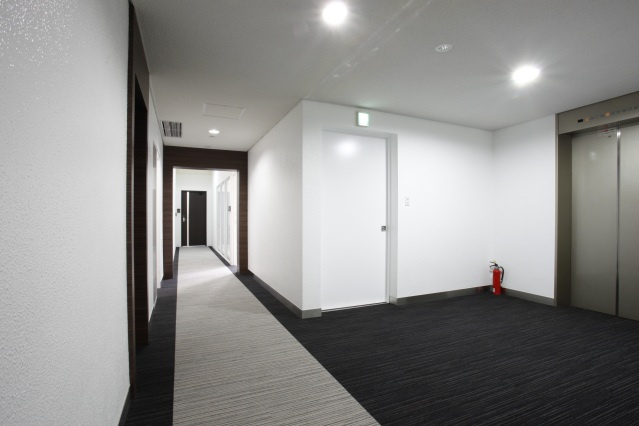 和光広島ビルのロビー