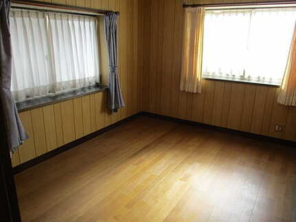 広島市西区己斐上2丁目　中古一戸建ての洋室