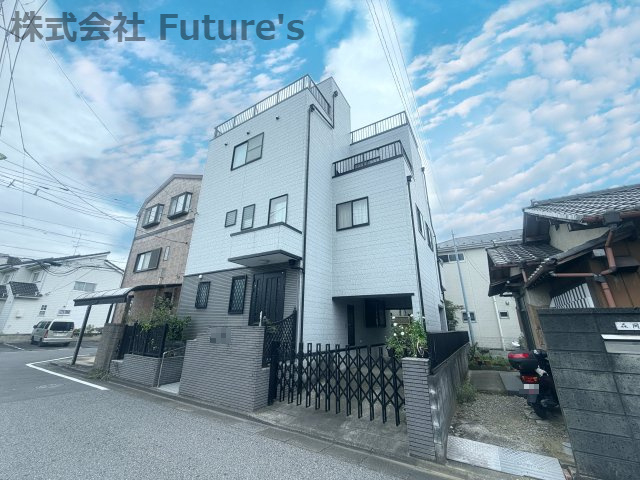三郷市早稲田5丁目　中古戸建の外観|重量鉄骨造・フルリフォーム物件・ルーフバルコニーでBBQやガーデニングも楽しめる、多彩な暮らしが広がる1邸