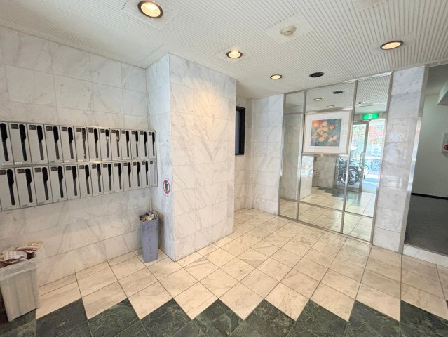 ベルエトワールKのエントランス