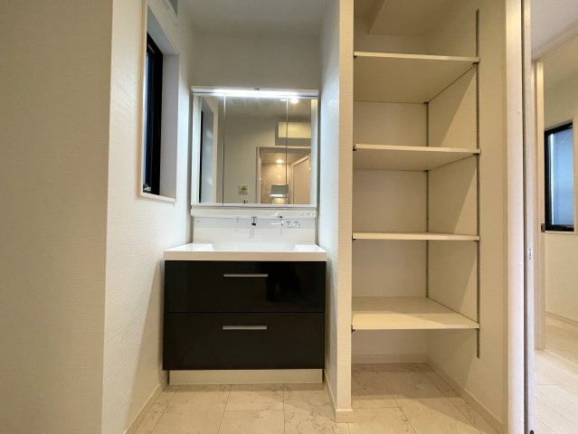 竹林の風流ある和の香り【港北区小机町】新築戸建の洗面所|コンパクトで使いやすい洗面所