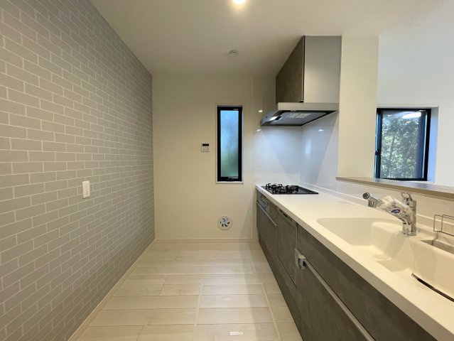 竹林の風流ある和の香り【港北区小机町】新築戸建のキッチン|キッチンでお料理をお楽しみください