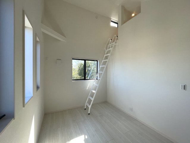 竹林の風流ある和の香り【港北区小机町】新築戸建の洋室|ゆったりした洋室です