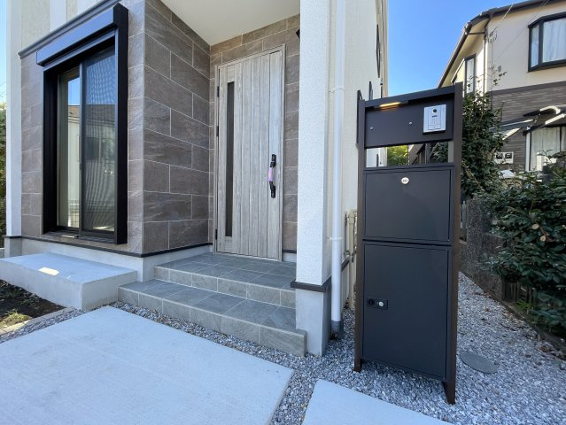 竹林の風流ある和の香り【港北区小机町】新築戸建の玄関|落ち着いた玄関です