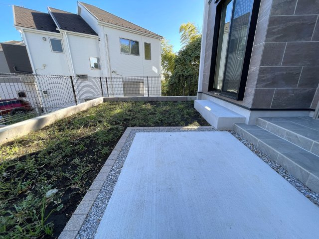 竹林の風流ある和の香り【港北区小机町】新築戸建の庭|お庭の付いた物件です