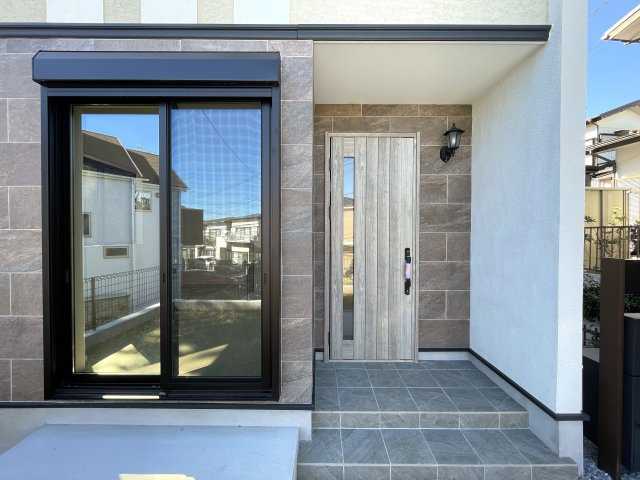 竹林の風流ある和の香り【港北区小机町】新築戸建の玄関|ゆったりとした玄関です