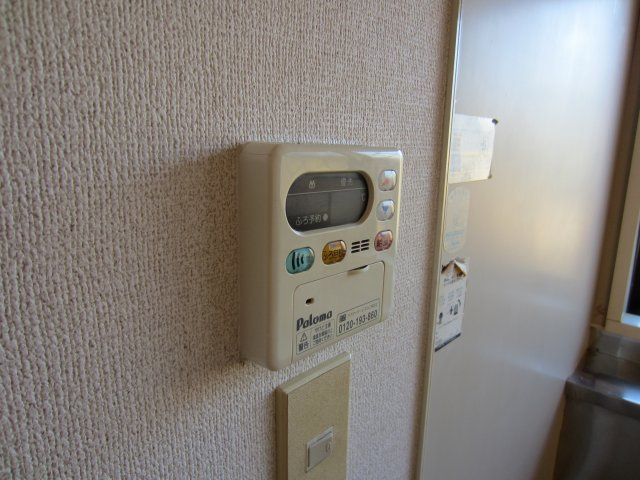 ひたちなか市高場４丁目のアパートの設備|給湯機リモコンの写真です。