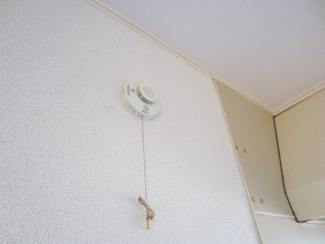 ひたちなか市高場４丁目のアパートの設備|火災報知器の写真です。
