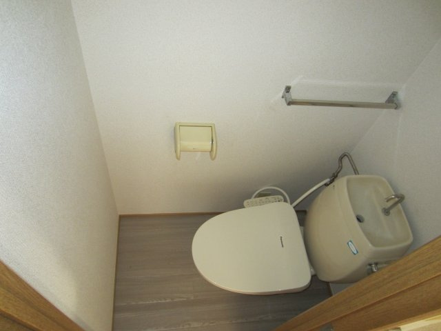 ひたちなか市高場４丁目のアパートのトイレ|トイレ（ウォシュレット付き）の写真です。