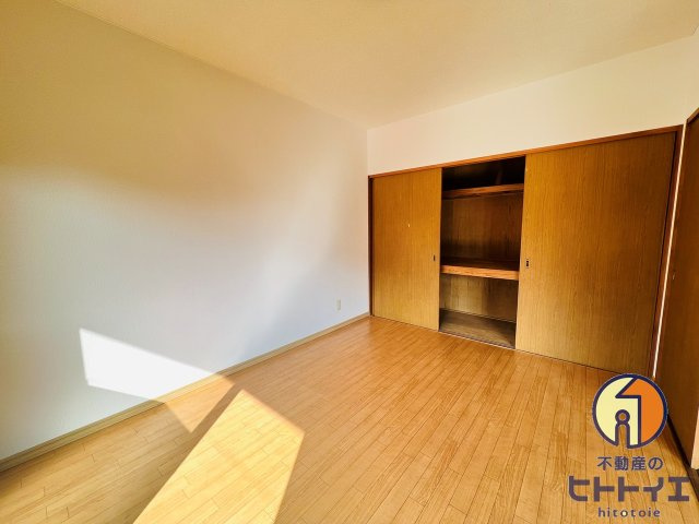 クイーン・ビーマンションの洋室