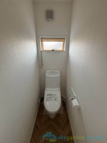 秦野市今泉　中古戸建のトイレ