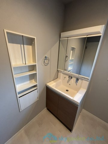 秦野市今泉　中古戸建の独立洗面台