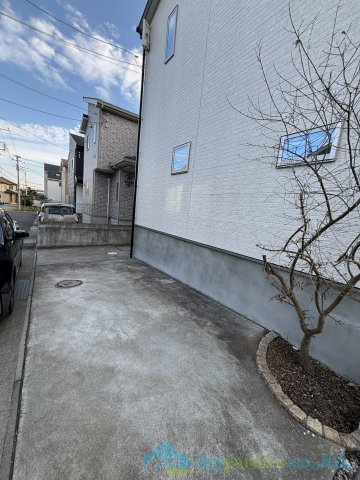 秦野市今泉　中古戸建の駐車場