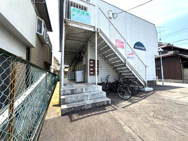 ルミエール宮のエントランス