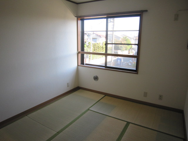 メゾンドエピナールの和室|別部屋の写真です