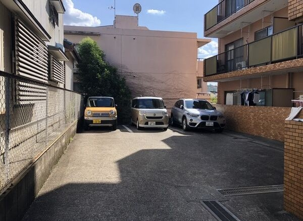 つつじヶ丘パークマンションの駐車場