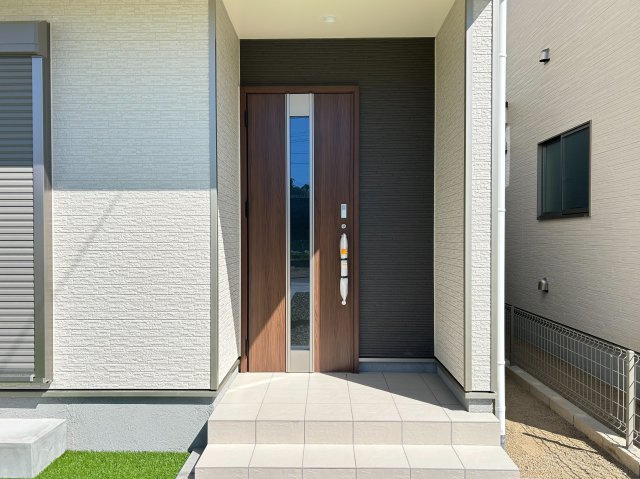 ハートフルタウン　一宮市浅井町5期　全3区画分譲の玄関|玄関ドアの鍵はディンプルキーと内側はサムターンキーになっており防犯性の高い仕様になっています。