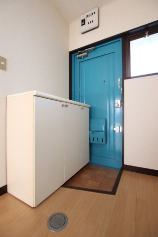 サンハイツ・スギウラの玄関