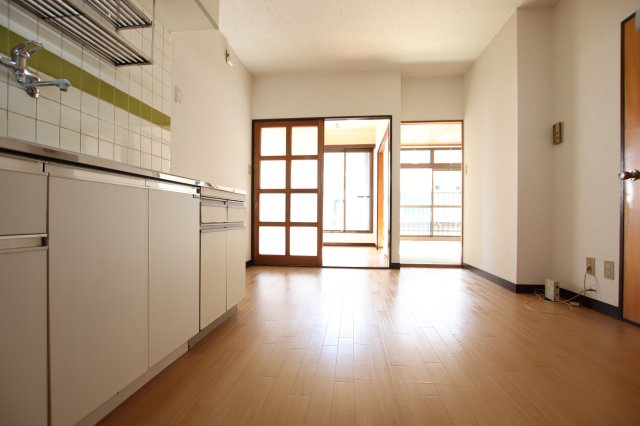 サンハイツ・スギウラの居間・リビング