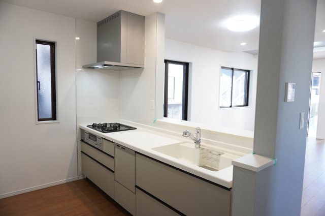 草加市金明町　新築分譲住宅のキッチン