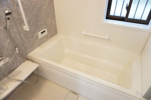 草加市金明町　新築分譲住宅の浴室