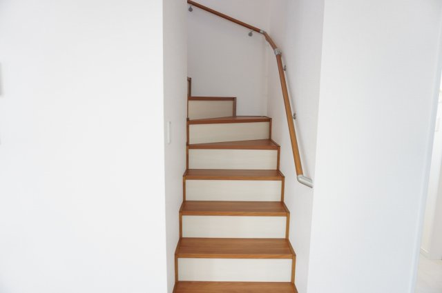 草加市金明町　新築分譲住宅のその他|リビングイン階段