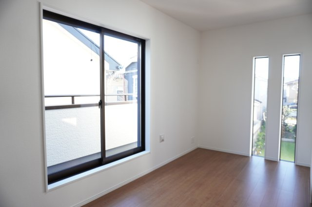 草加市金明町　新築分譲住宅の洋室|6.87帖