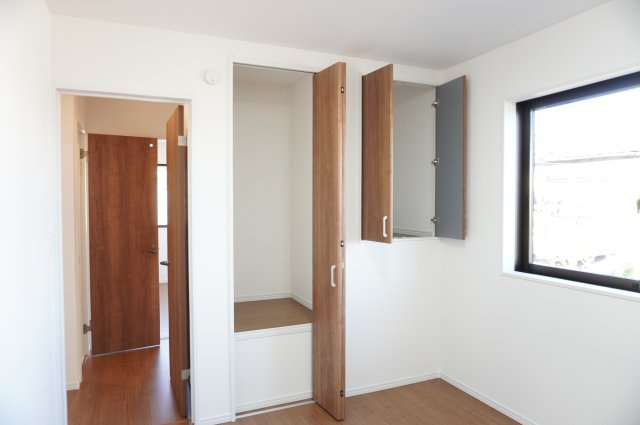 草加市金明町　新築分譲住宅の洋室