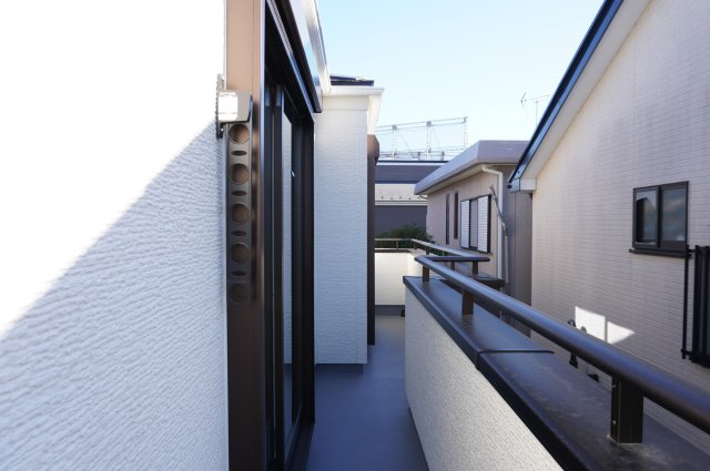 草加市金明町　新築分譲住宅のバルコニー