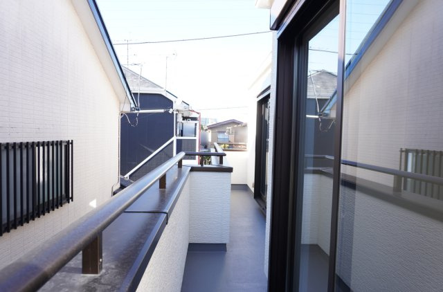 草加市金明町　新築分譲住宅のバルコニー