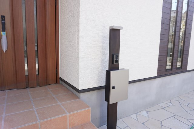 草加市金明町　新築分譲住宅のその他|インターホン機能付き門柱