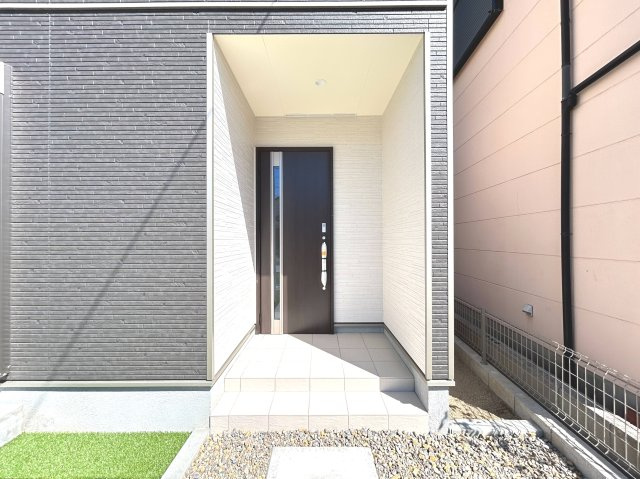 ハートフルタウン　一宮市浅井町5期　全3区画分譲の玄関|玄関ドアの鍵はディンプルキーと内側はサムターンキーになっており防犯性の高い仕様になっています。