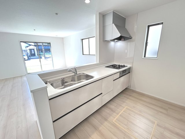 ハートフルタウン　一宮市浅井町5期　全3区画分譲のキッチン|お手入れがラクなステンレスをトップ部分に使用した機能的で美しいシステムキッチンを使用しています。