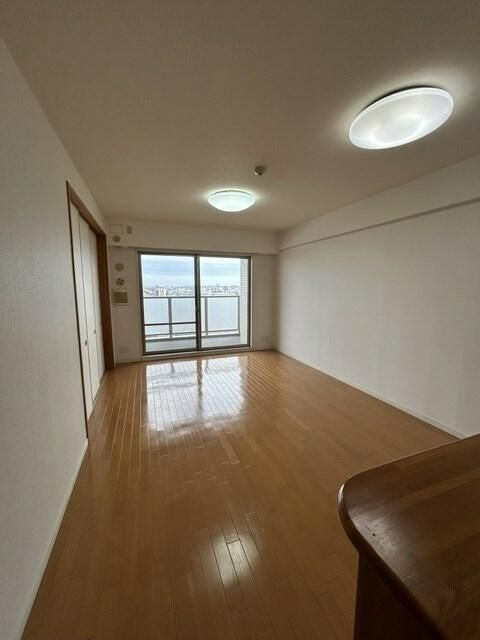 デュオシティイーストの居間・リビング