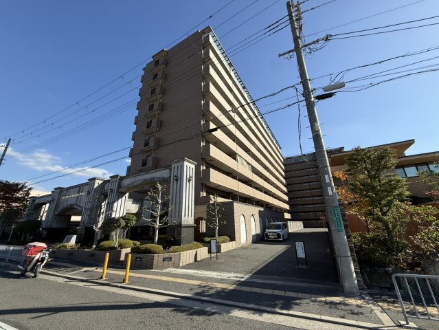 ライオンズマンション上野芝駅前の外観
