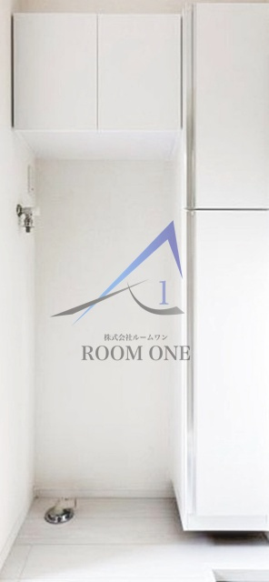 ジリオロッソ東新宿の設備|洗濯機置き場です。